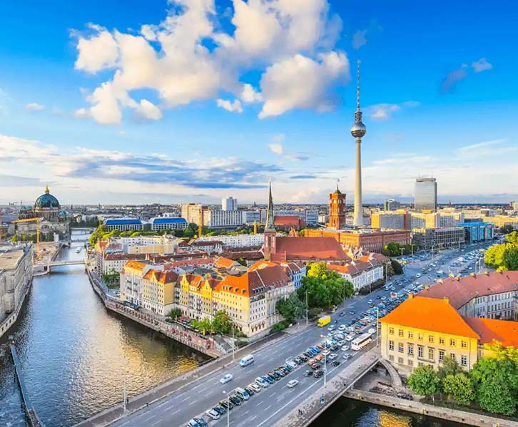 Discovering Berlin: A Comprehensive Guide to Must-See Attractions